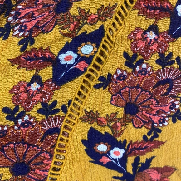 Coco + Jaimeson Boho Chic Off The Shoulder Mustard yellow retro floral Fall M - Picture 7 of 15